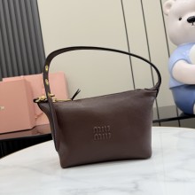 미우미우 로고 모티프 파우치 커피 숄더백 5NE841