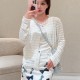 디올 메달리옹 자수 가디건 654G22A5K64  H