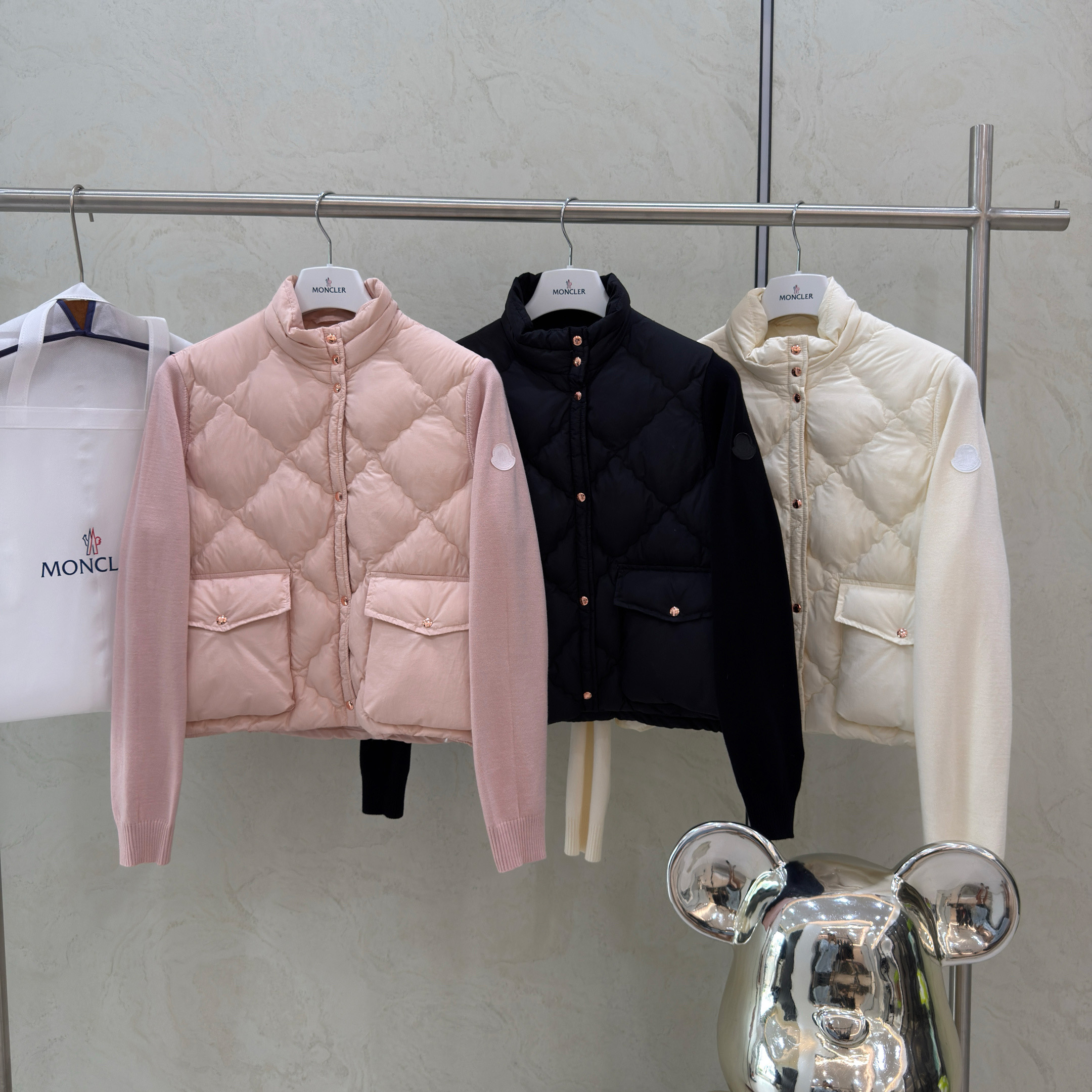 몽클레르 26SS Moncler 여성 니트 스웨터 3컬러 L10939B00041M1367050  M