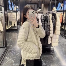 몽클레어 아잘레 단기 다운 재킷 3컬러 L10931A00099597QN037  M